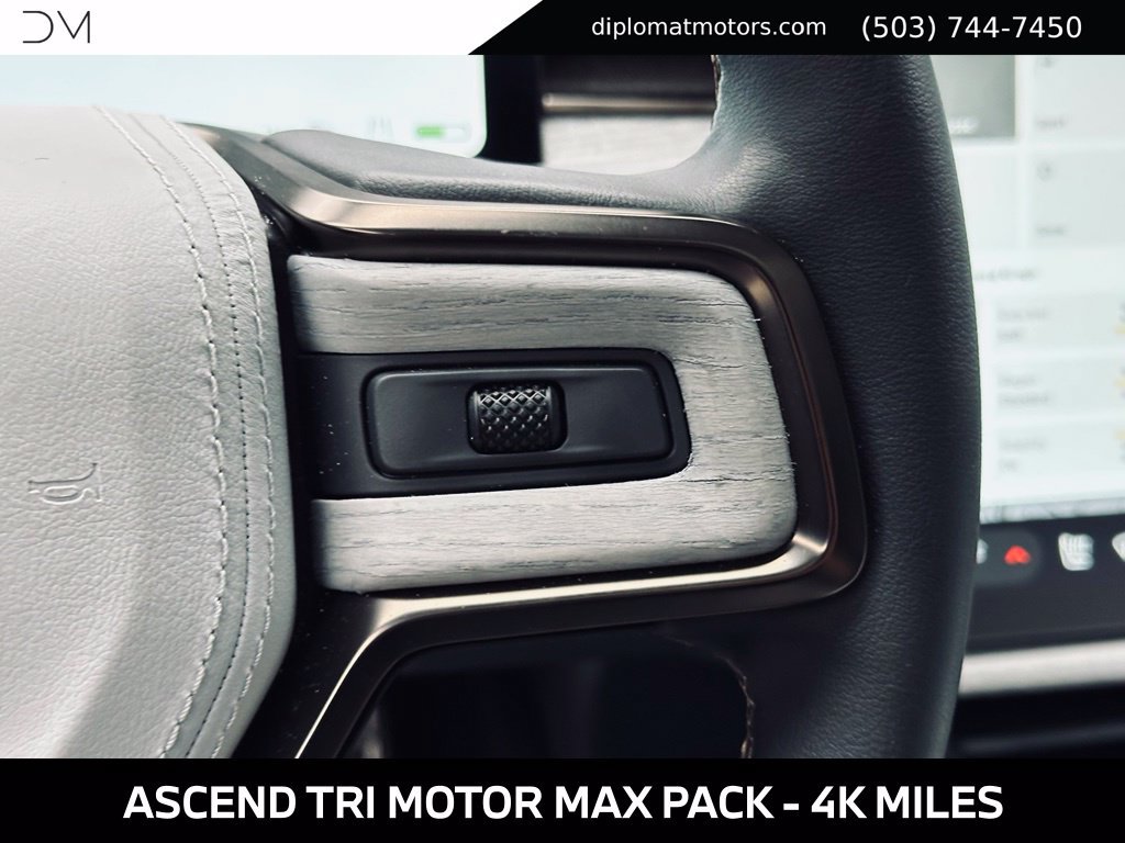 Used 2025 Rivian R1S Premium Dual AWD/4WD image 34