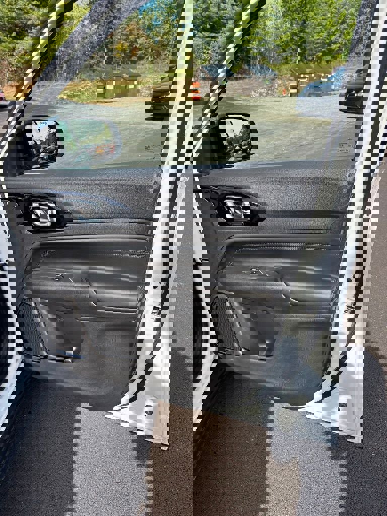 New 2026 Jeep Compass Limited image 18