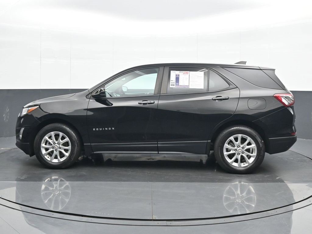 Used 2021 Chevrolet Equinox LS w/ LS Convenience Package image 3