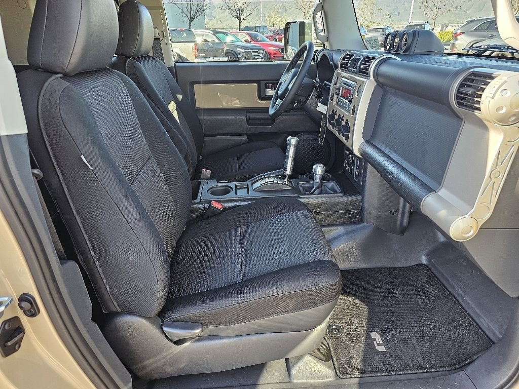 Used 2014 Toyota FJ Cruiser 4WD w/ Upgrade Package image 20