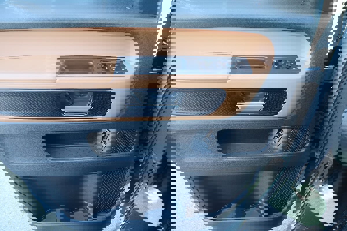 Used 2025 Volkswagen ID. Buzz Pro S image 39