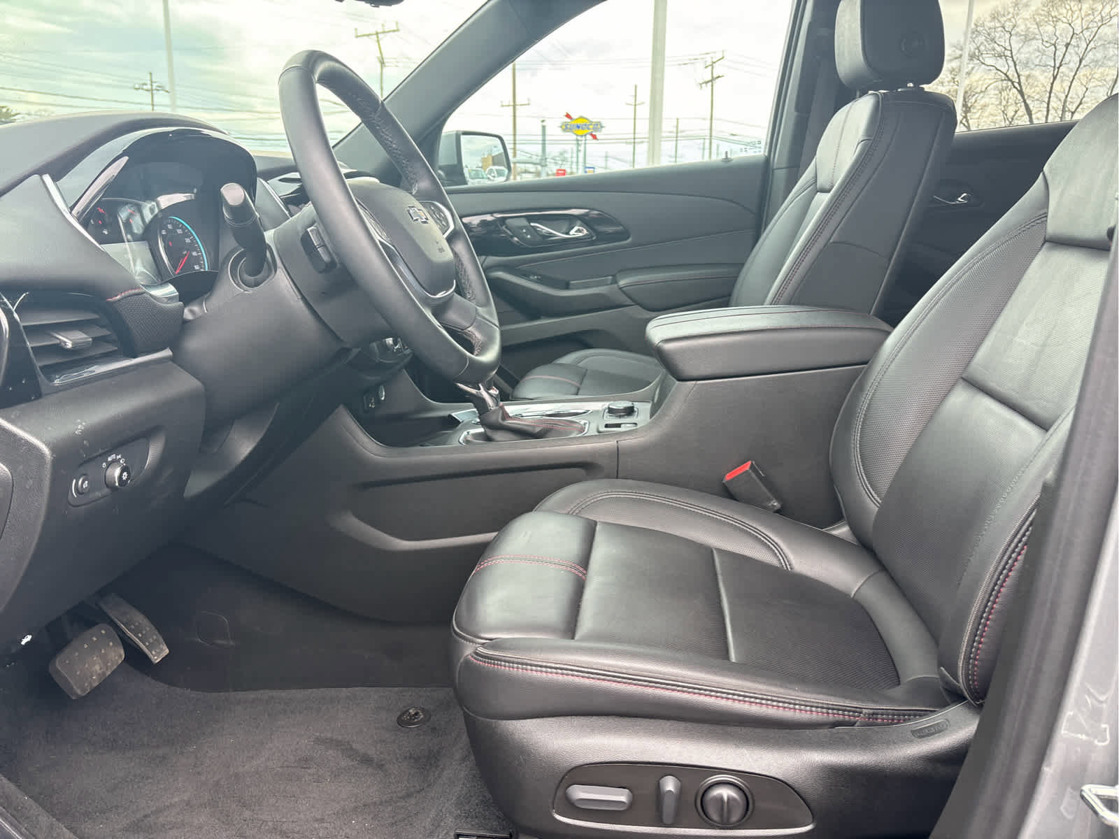 Certified 2023 Chevrolet Traverse RS w/ LPO, Floor Liner Package AWD/4WD image 9