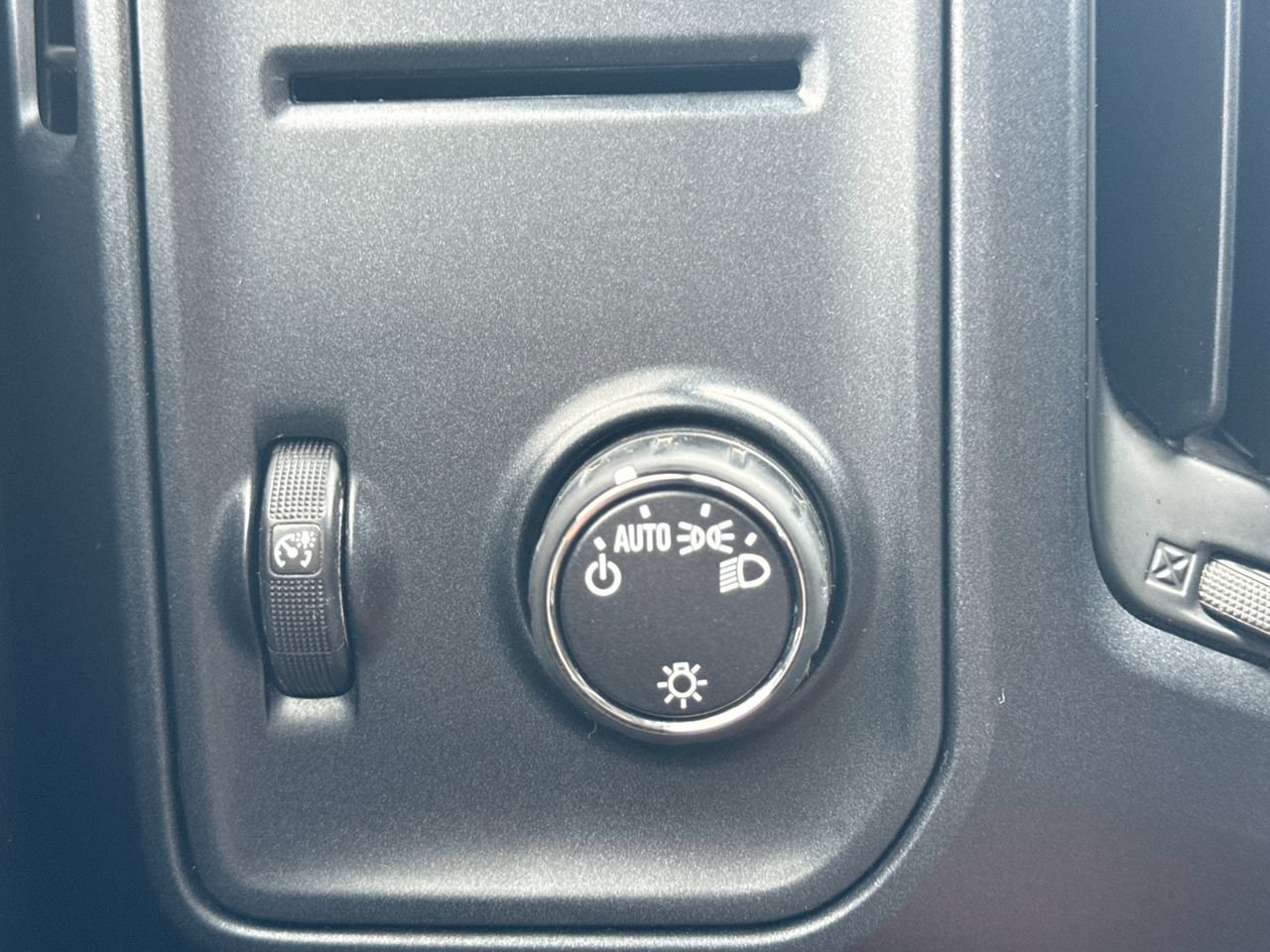 Used 2015 Chevrolet Silverado 1500 LS AWD/4WD image 29