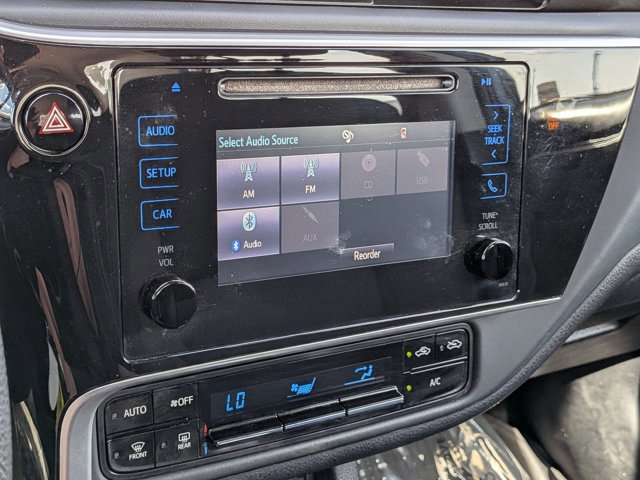 Used 2018 Toyota Corolla LE FWD image 5