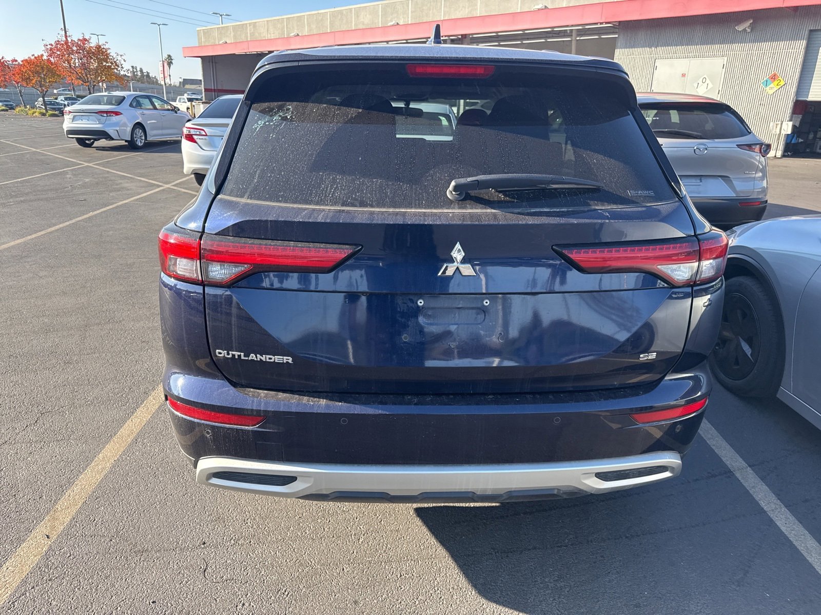 Used 2024 Mitsubishi Outlander SE Black Edition image 4