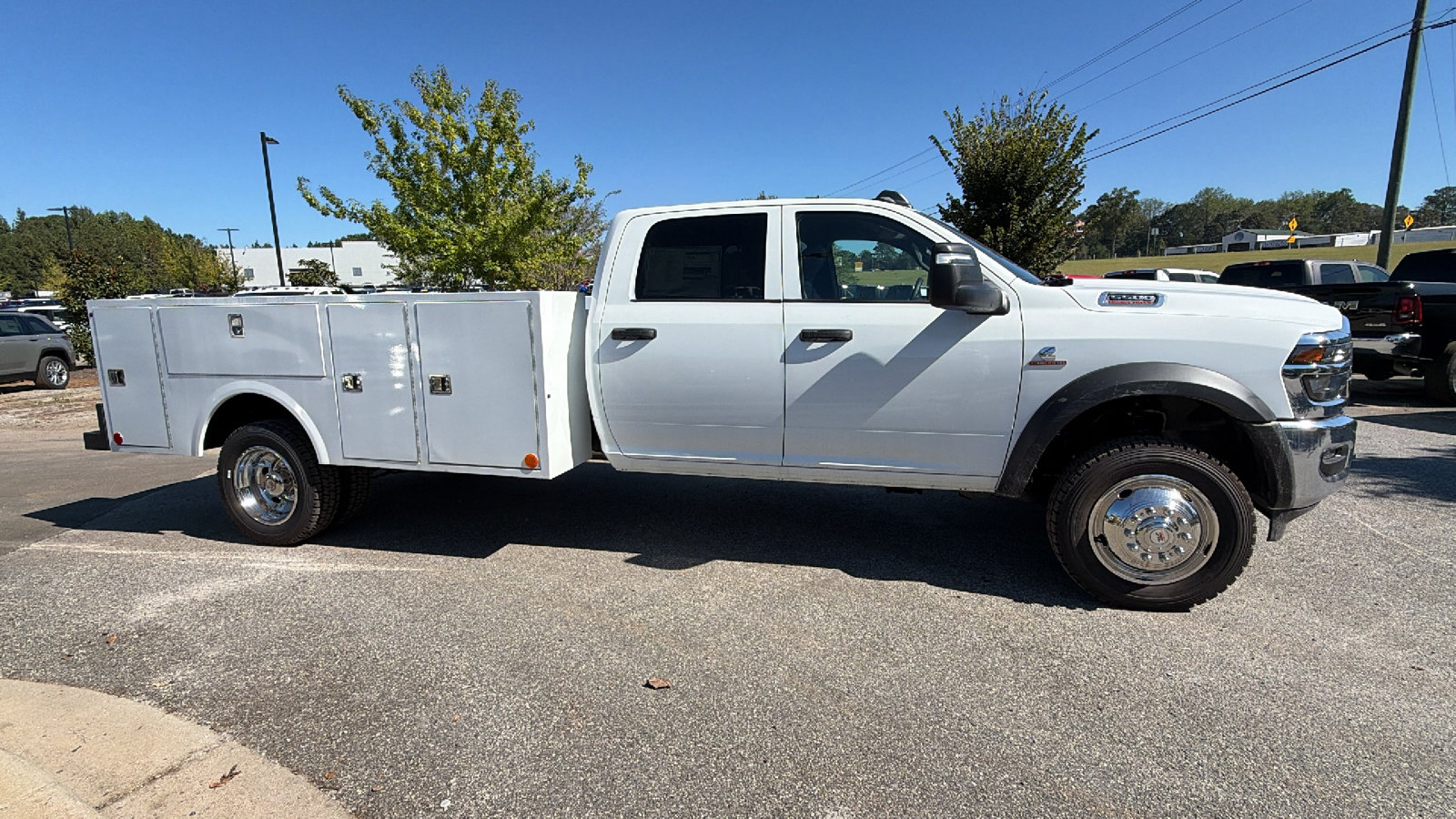 New 2026 RAM 5500 Tradesman w/ Chrome Appearance Group AWD/4WD image 7