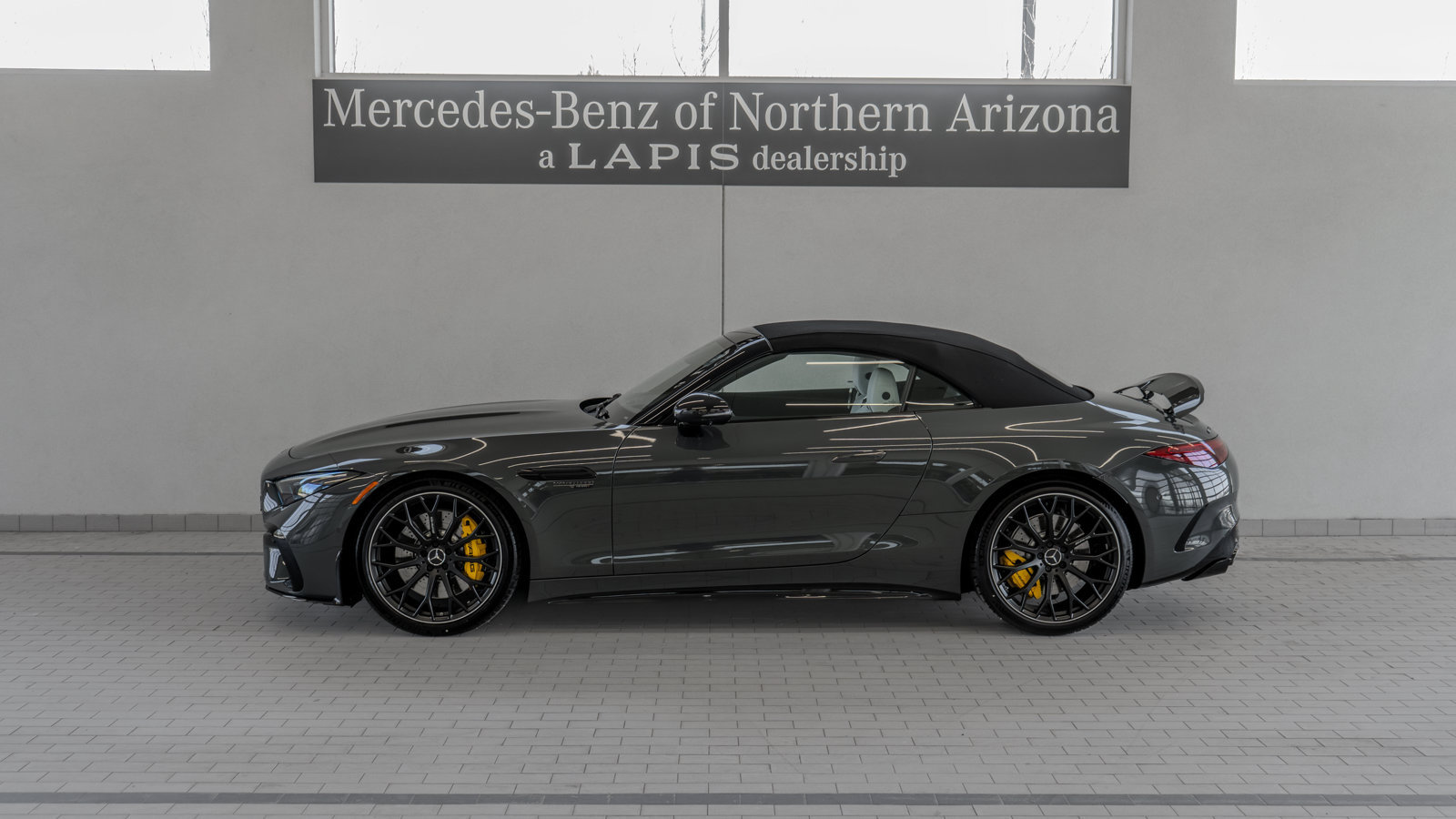 Used 2026 Mercedes-Benz SL 63 AMG 4MATIC image 2