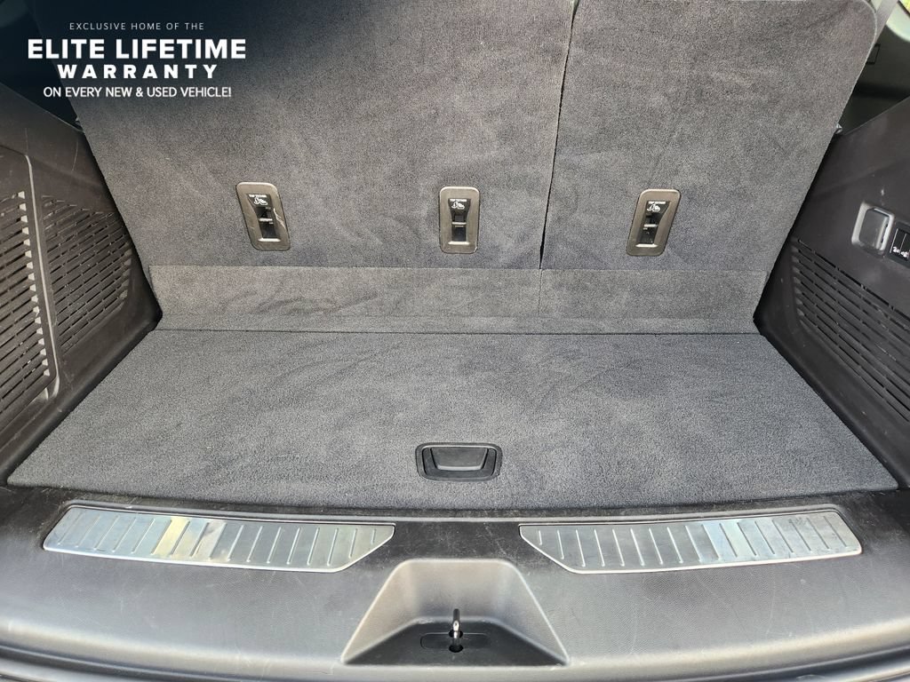 Used 2021 Chevrolet Tahoe RST w/ Luxury Package RWD image 32