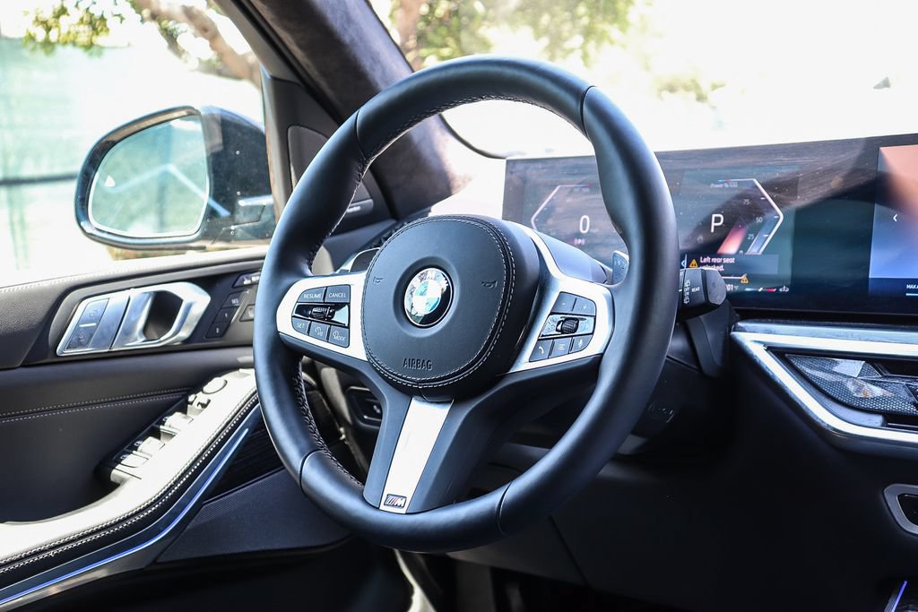 Used 2026 BMW X7 xDrive40i w/ M Sport Package AWD/4WD image 15