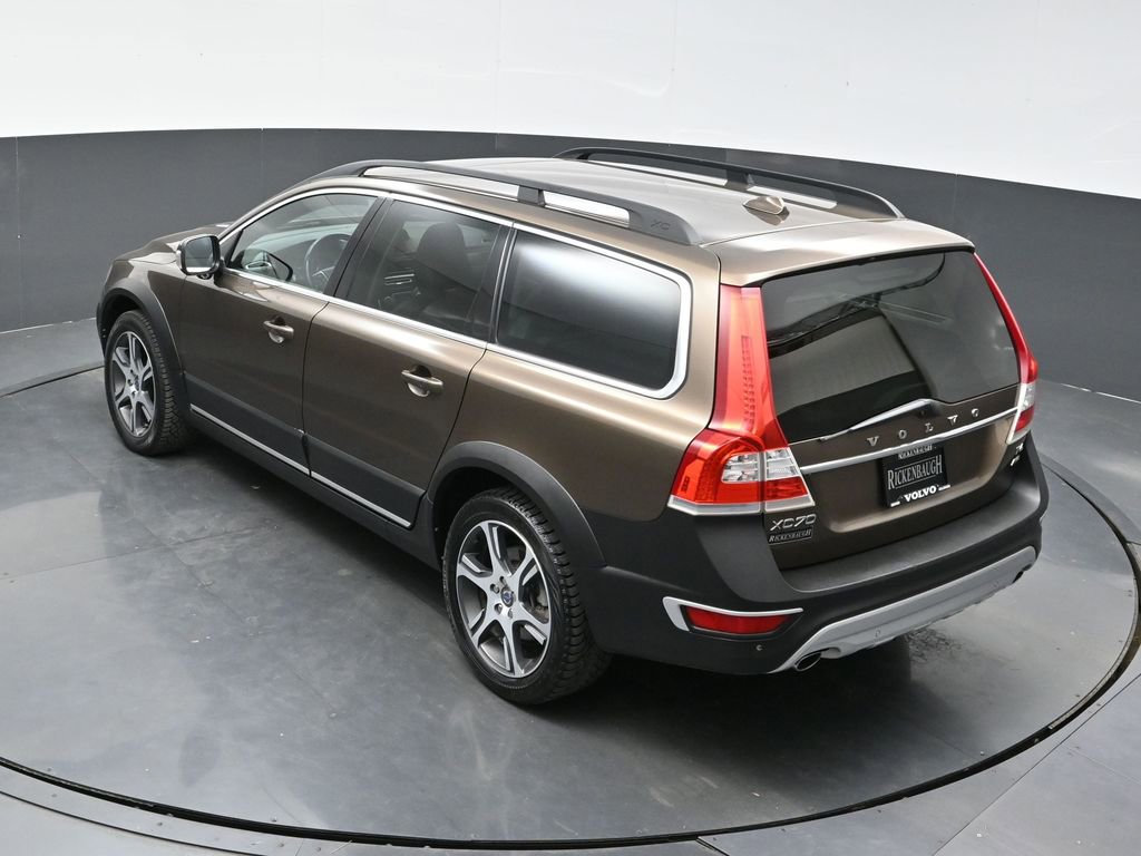 Used 2015 Volvo XC70 T6 w/ Climate Package image 20