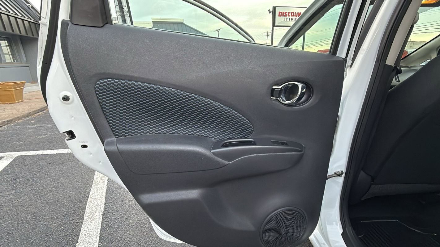 Used 2017 Nissan Versa Note SV image 12