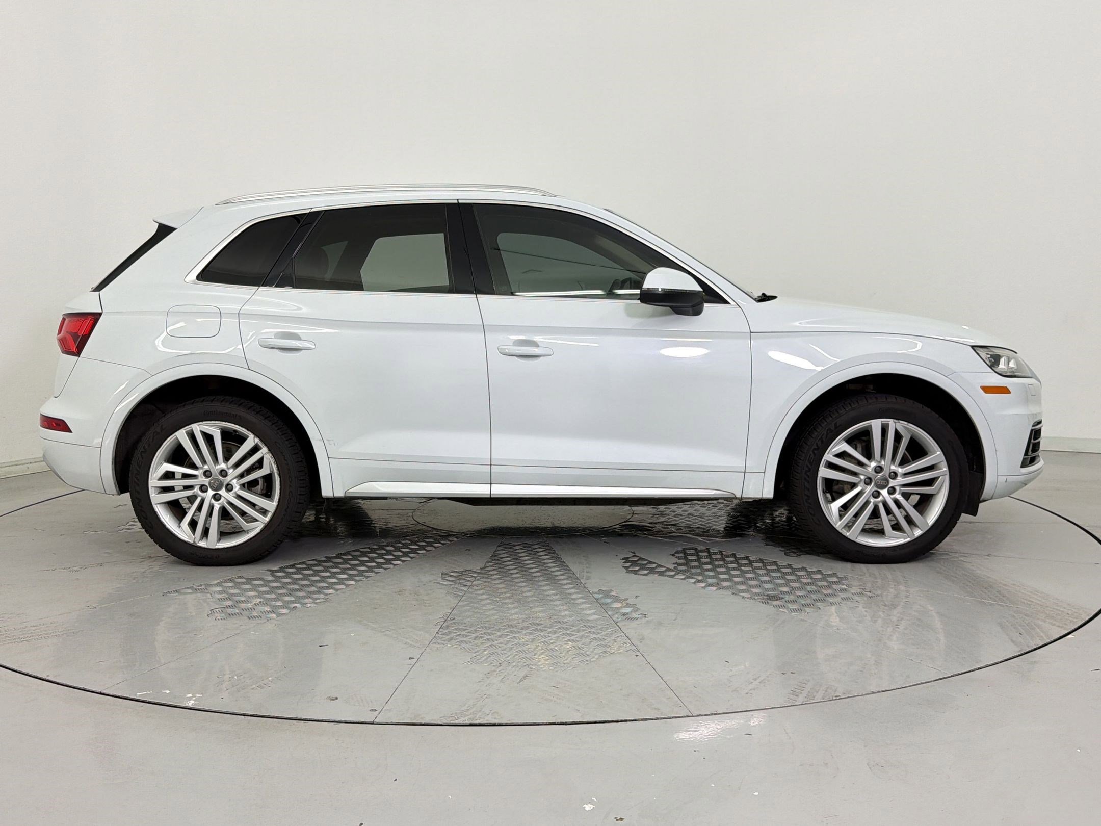 Used 2019 Audi Q5 2.0T Premium Plus w/ Premium Plus Package AWD/4WD image 8