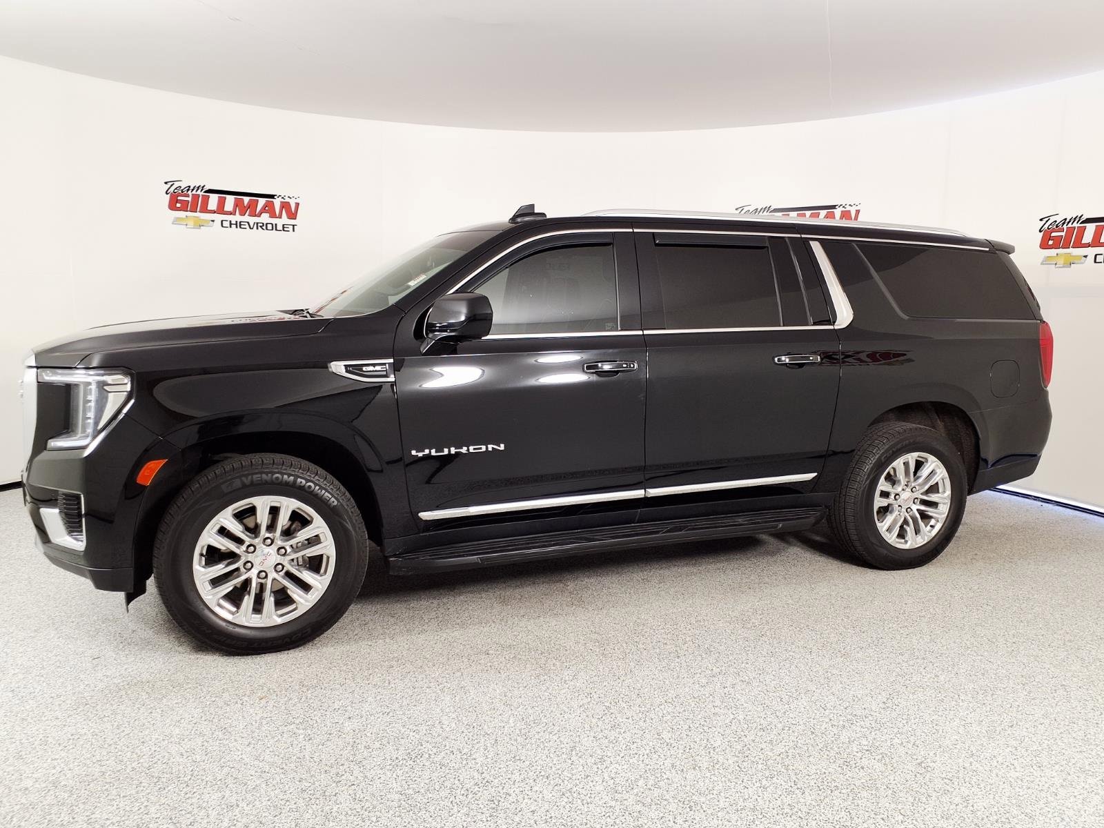 Used 2023 GMC Yukon XL SLT image 3