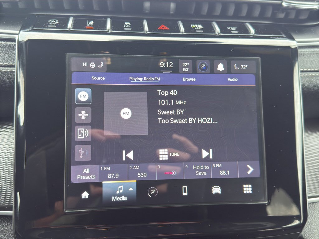 Used 2024 Jeep Grand Cherokee Altitude image 17