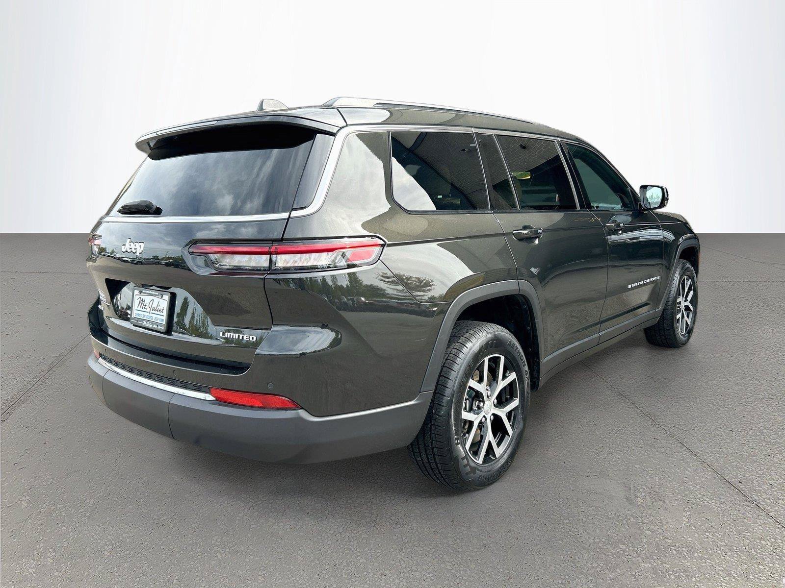 Used 2024 Jeep Grand Cherokee L Limited AWD/4WD image 4