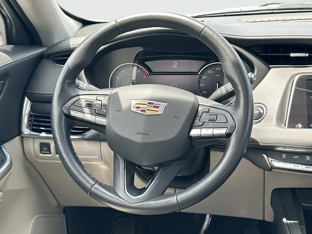 Certified 2023 Cadillac XT4 Luxury w/ Cold Weather Package AWD/4WD image 6