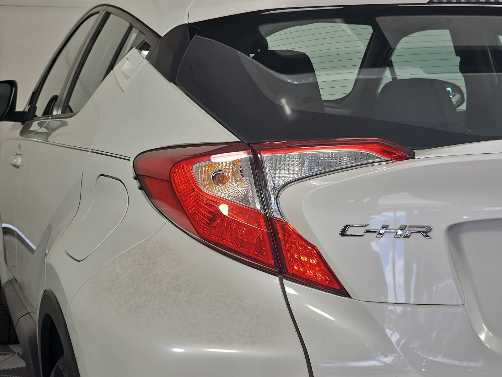 Used 2019 Toyota C-HR LE FWD image 13