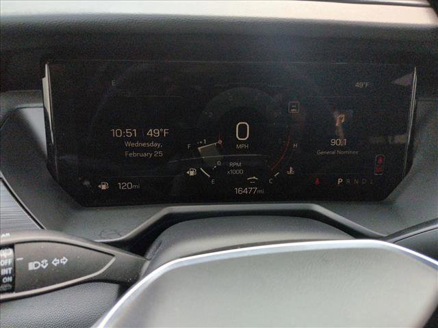 Used 2025 GMC Acadia Elevation image 11