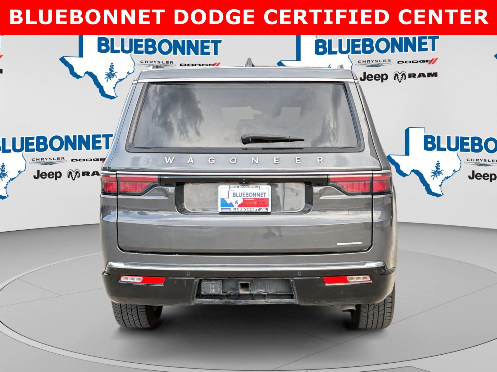 Used 2024 Jeep Wagoneer Series II w/ Flexible Seating Group RWD image 6