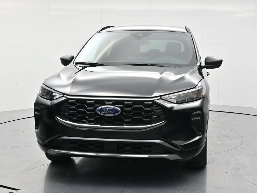 Used 2024 Ford Escape ST-Line w/ Tech Pack #1 AWD/4WD image 2