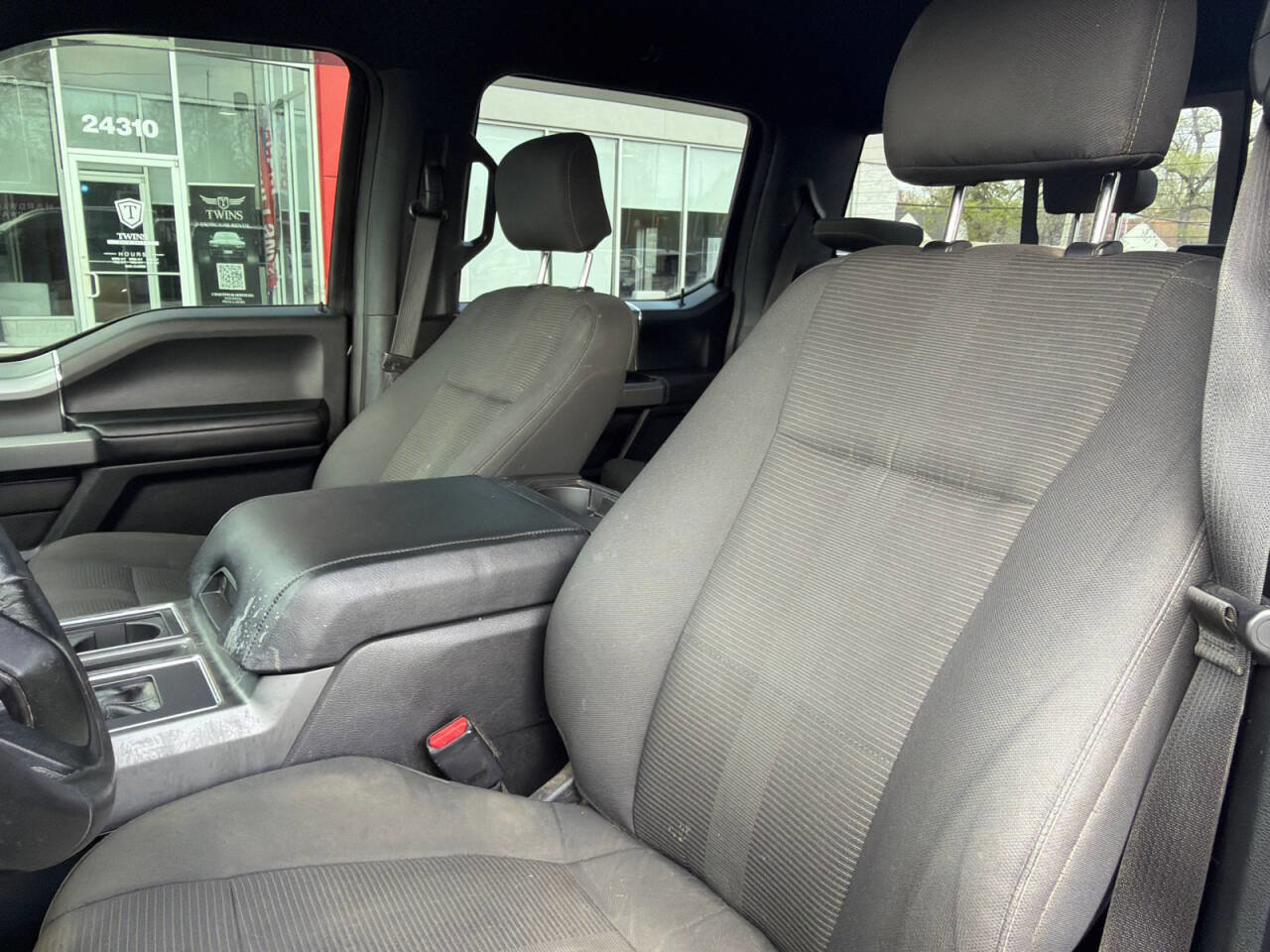 Used 2017 Ford F150 XLT w/ Equipment Group 302A Luxury image 9