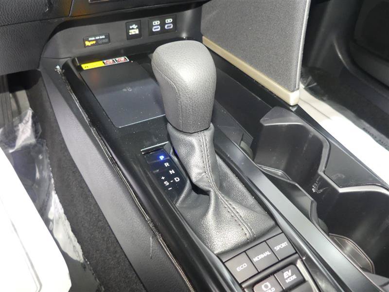 Used 2025 Toyota Camry LE FWD image 34