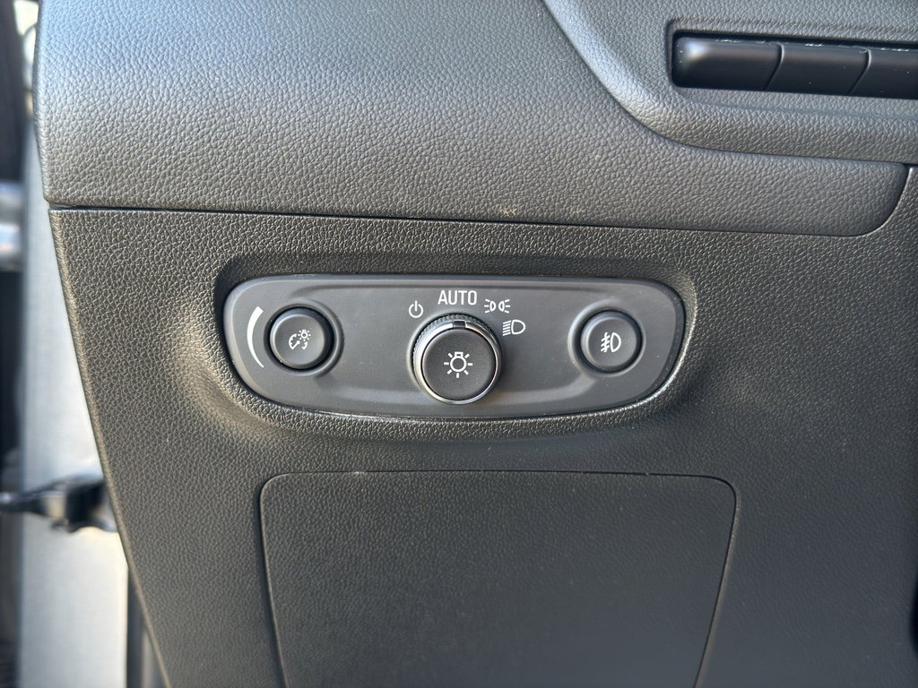 Certified 2022 Buick Encore GX Select w/ Advanced Technology Package image 15