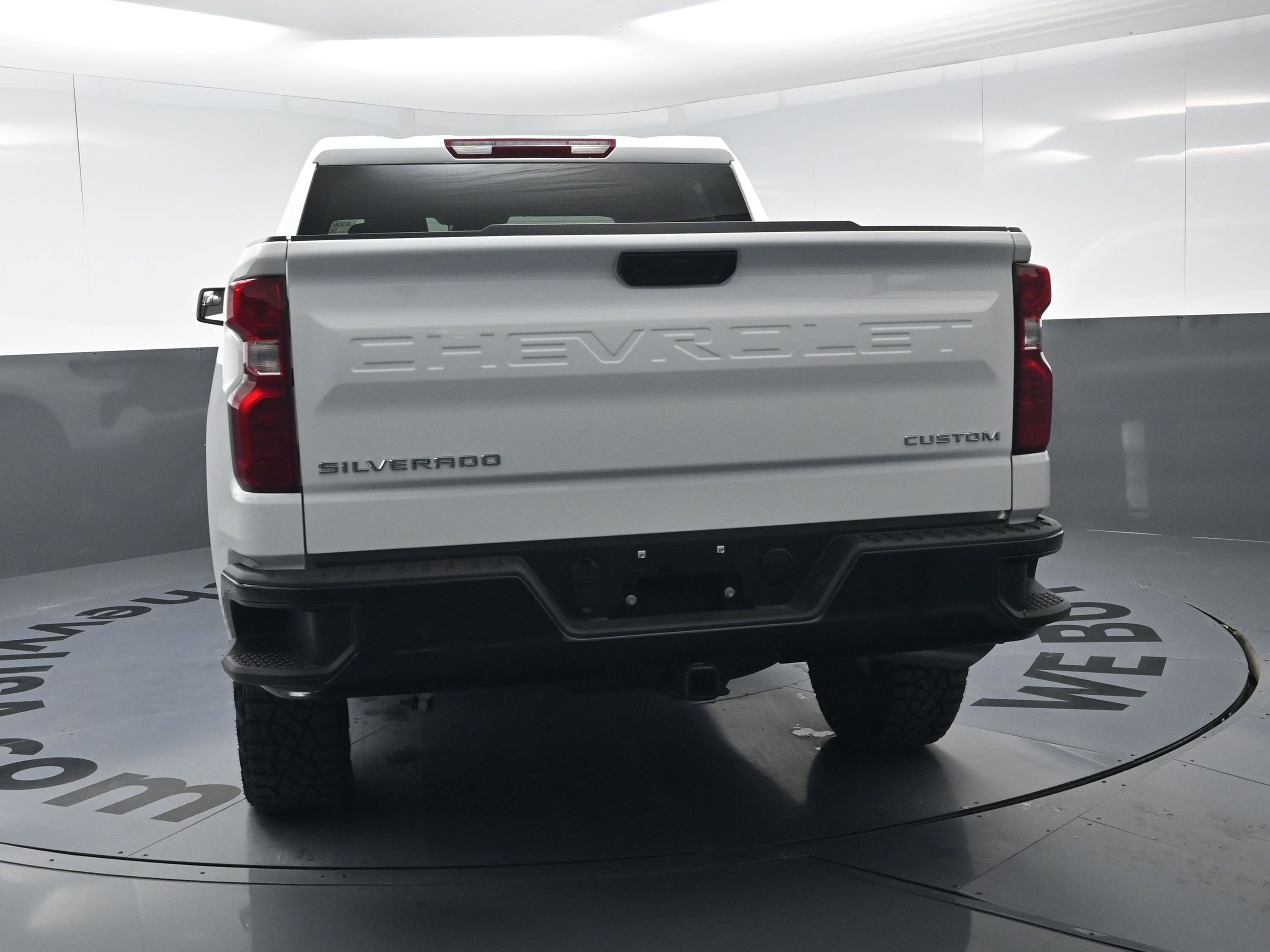 Used 2024 Chevrolet Silverado 1500 Custom Trail Boss w/ LPO, Dark Essentials Package image 8