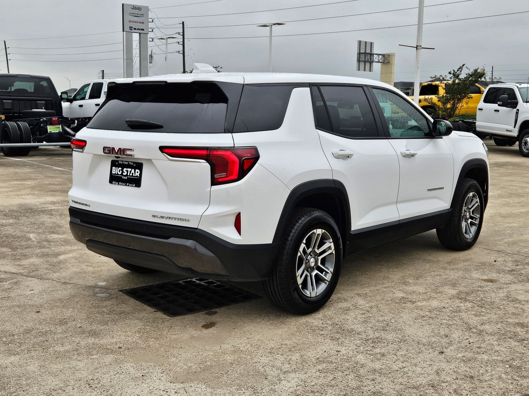 Used 2026 GMC Terrain Elevation FWD image 3