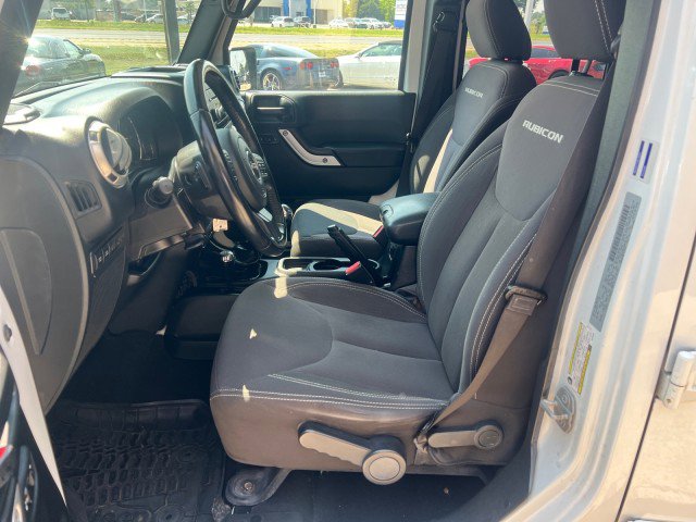 Used 2018 Jeep Wrangler Unlimited Rubicon w/ Connectivity Group AWD/4WD image 18