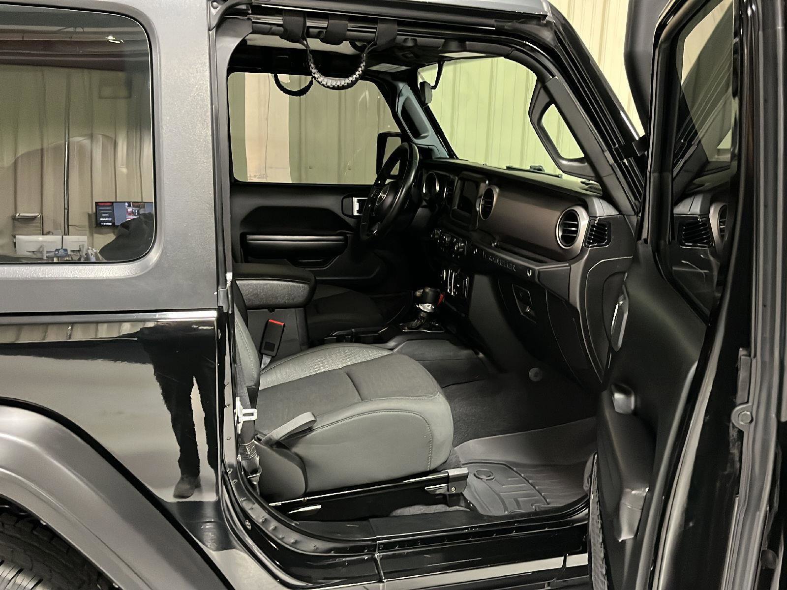 Used 2020 Jeep Wrangler Sport S image 13