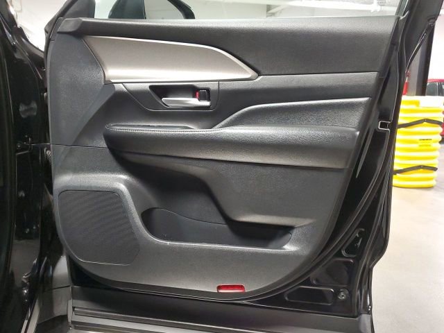 Used 2024 Toyota Grand Highlander XLE image 26