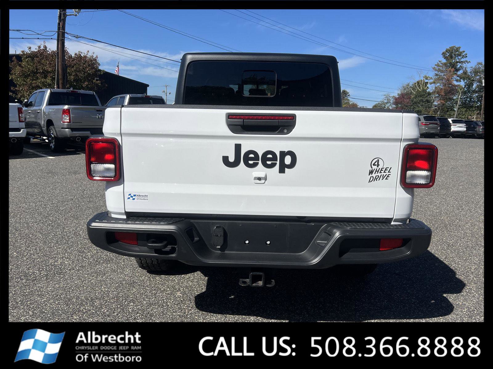 Used 2022 Jeep Gladiator Willys image 4