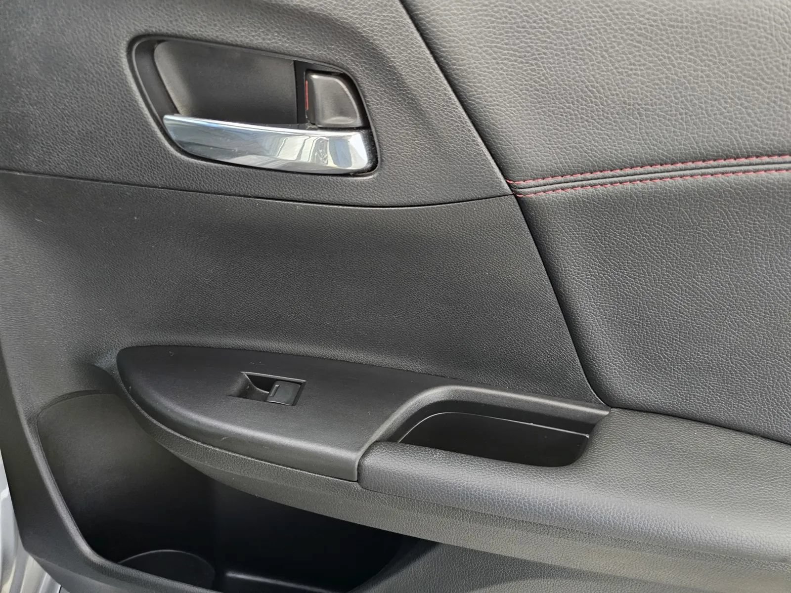 Used 2017 Honda Accord Sport Special Edition image 8