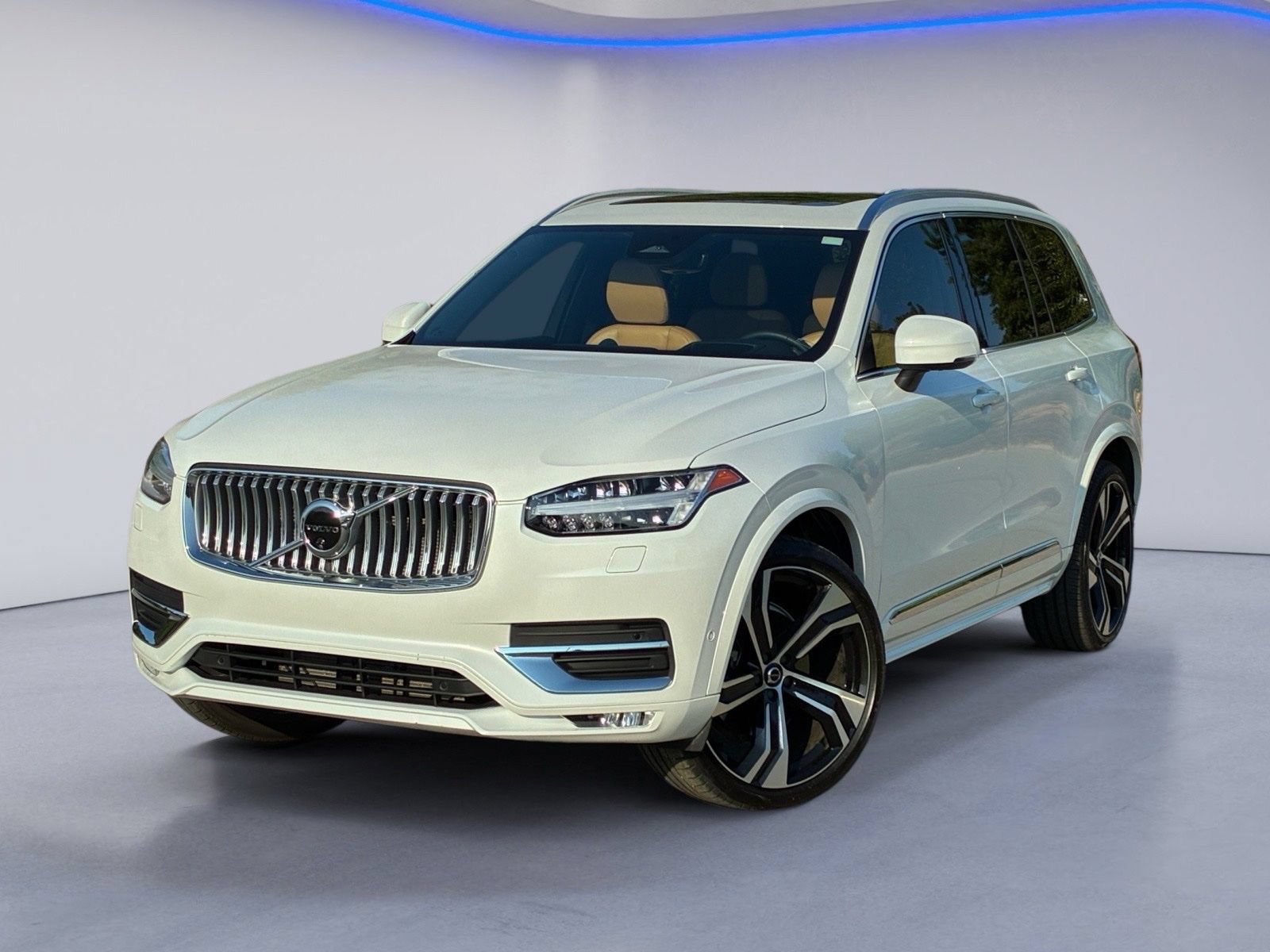 Used 2024 Volvo XC90 B6 Ultimate w/ Protection Package Premier AWD/4WD image 2