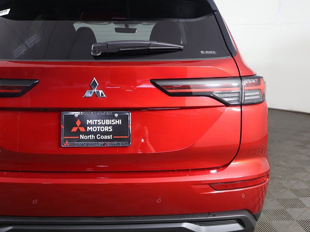 New 2026 Mitsubishi Outlander ES AWD/4WD image 17
