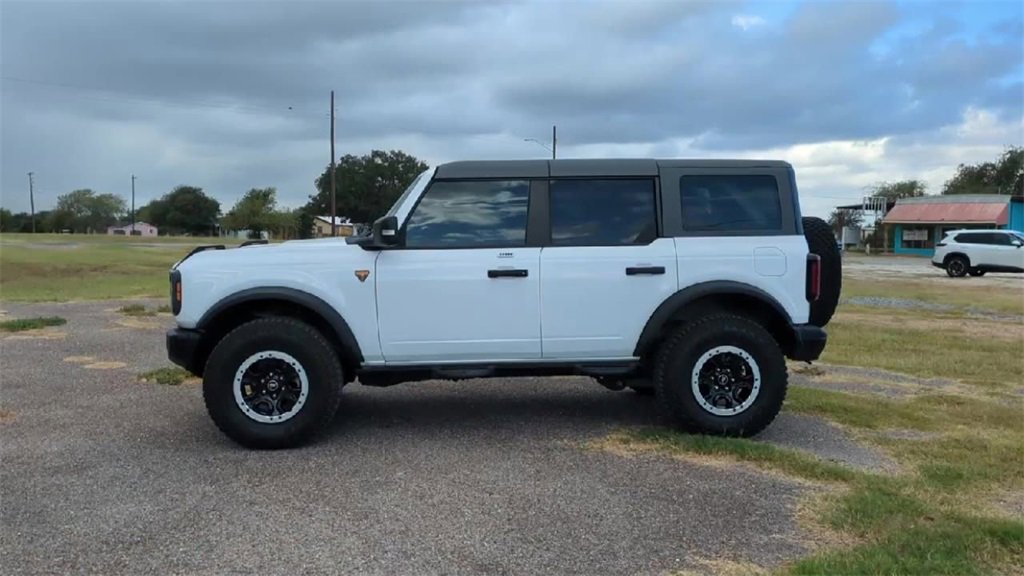 Used 2023 Ford Bronco Badlands image 5