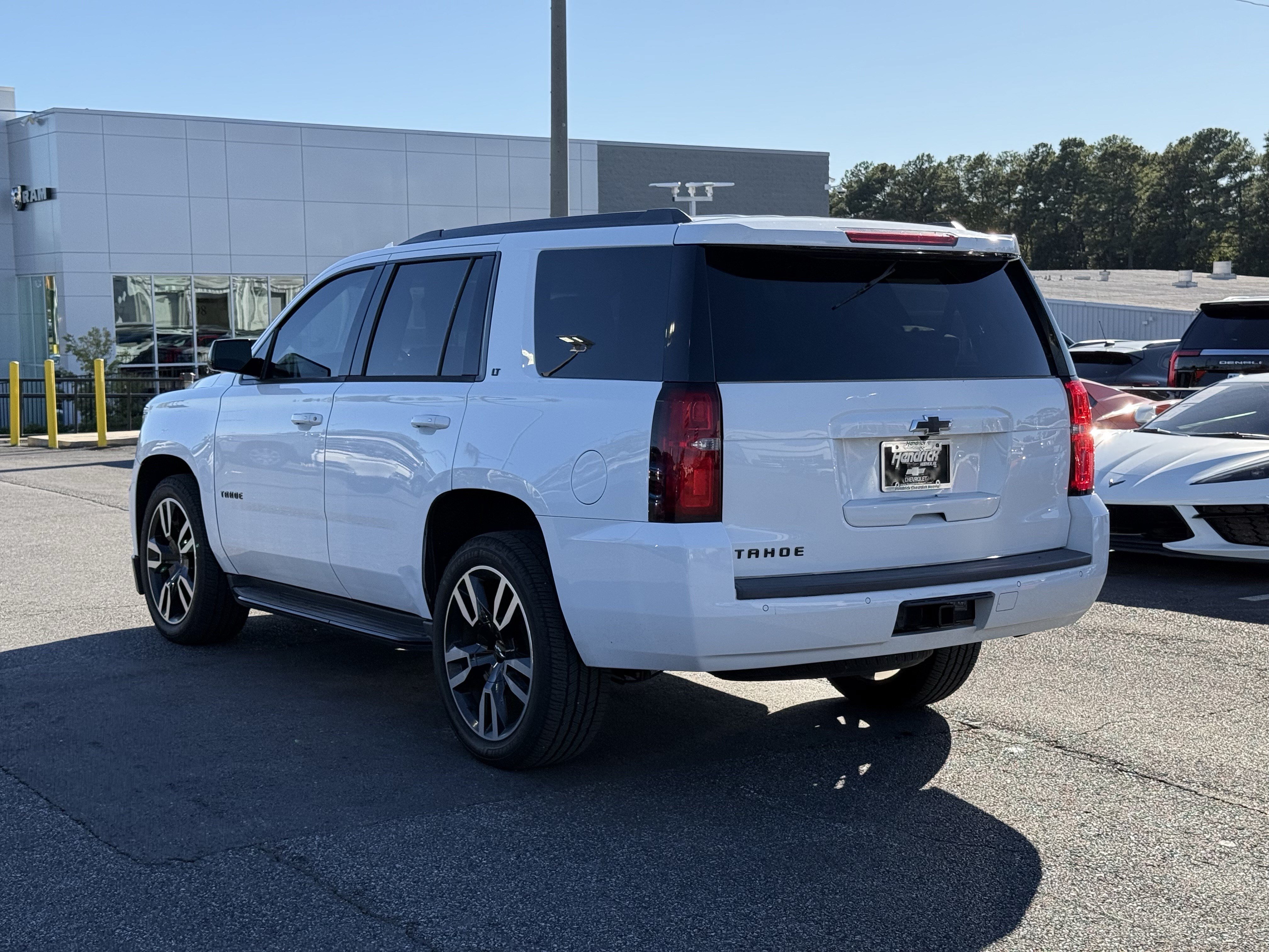 Used 2018 Chevrolet Tahoe LT w/ Luxury Package RWD image 17