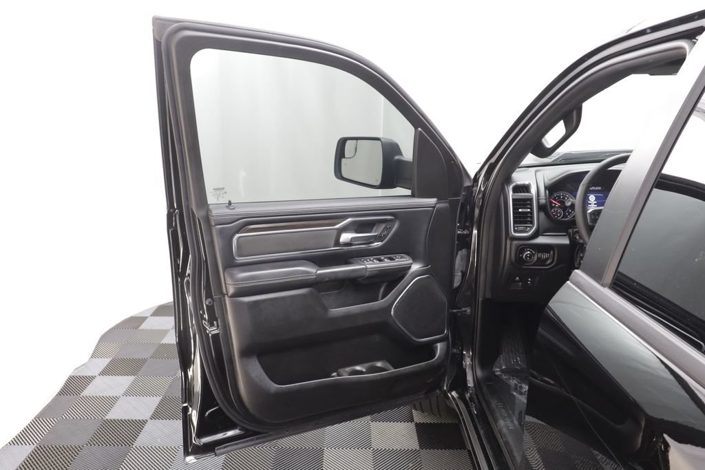 Used 2025 RAM 1500 Laramie w/ Sport Appearance Package AWD/4WD image 5