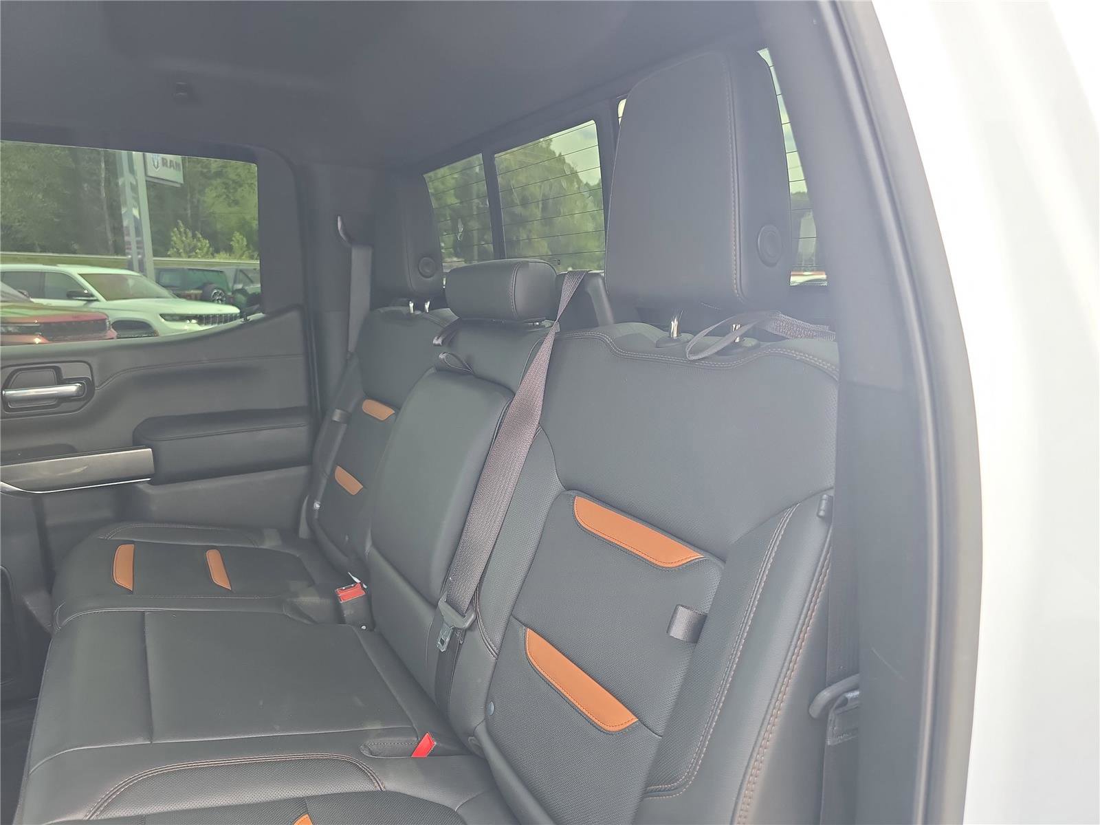 Used 2020 GMC Sierra 1500 AT4 w/ AT4 Premium Package AWD/4WD image 14