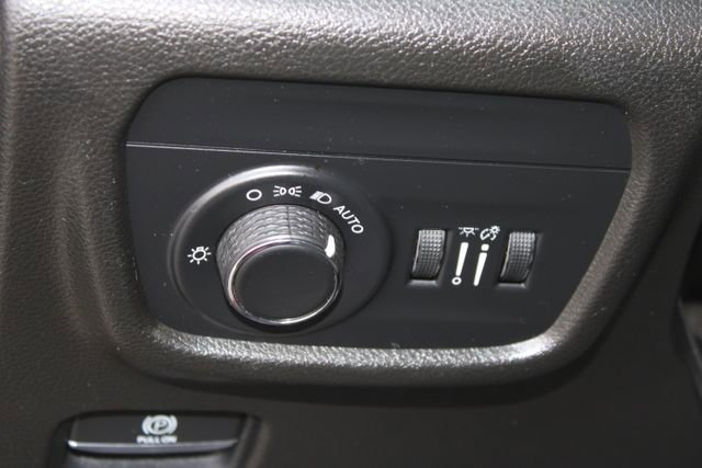 Used 2021 Jeep Grand Cherokee L Laredo image 11