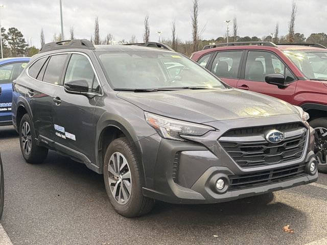 Used 2025 Subaru Outback Premium image 3