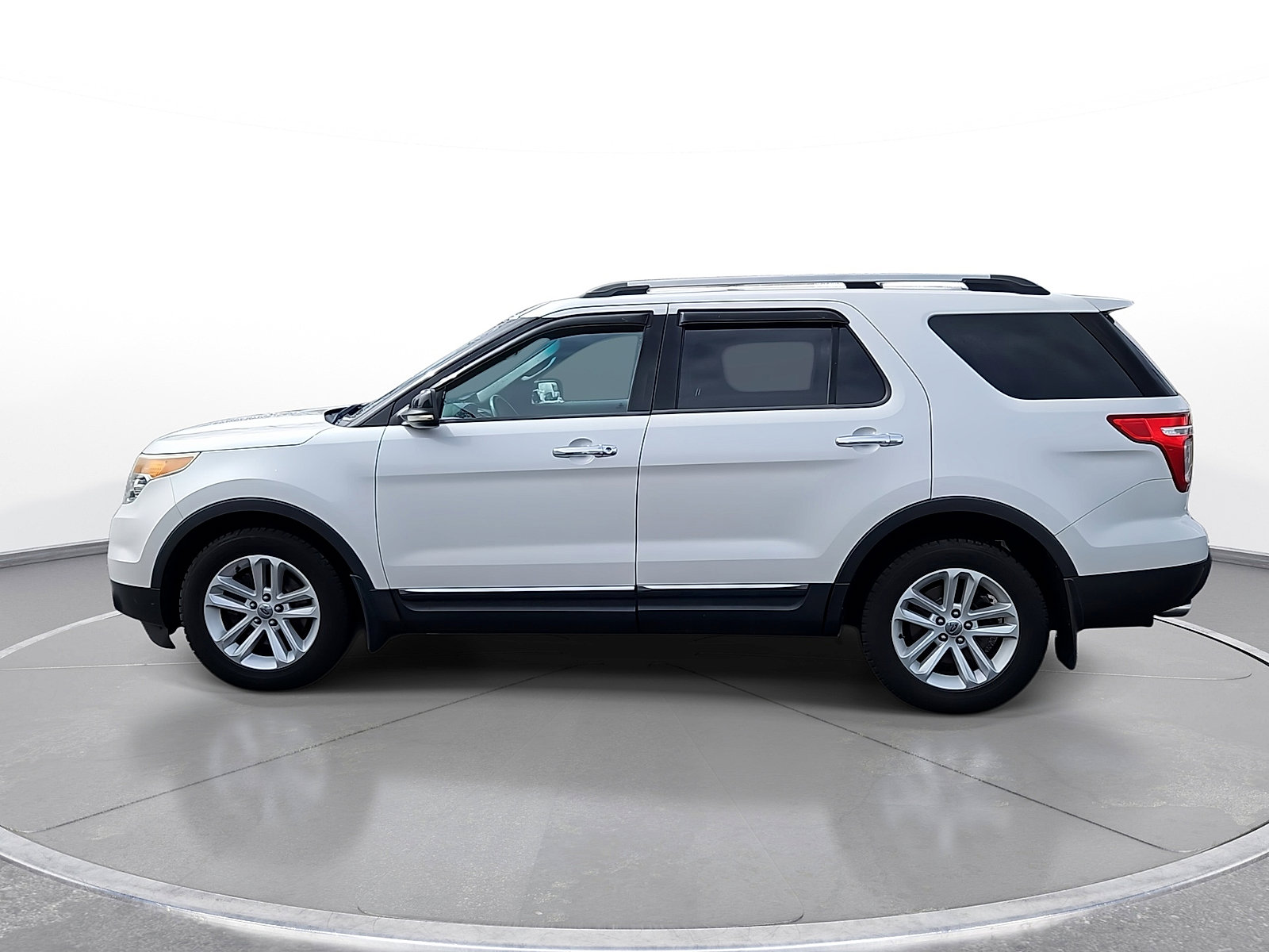 Used 2011 Ford Explorer XLT w/ 201A Rapid Spec Order Code image 5