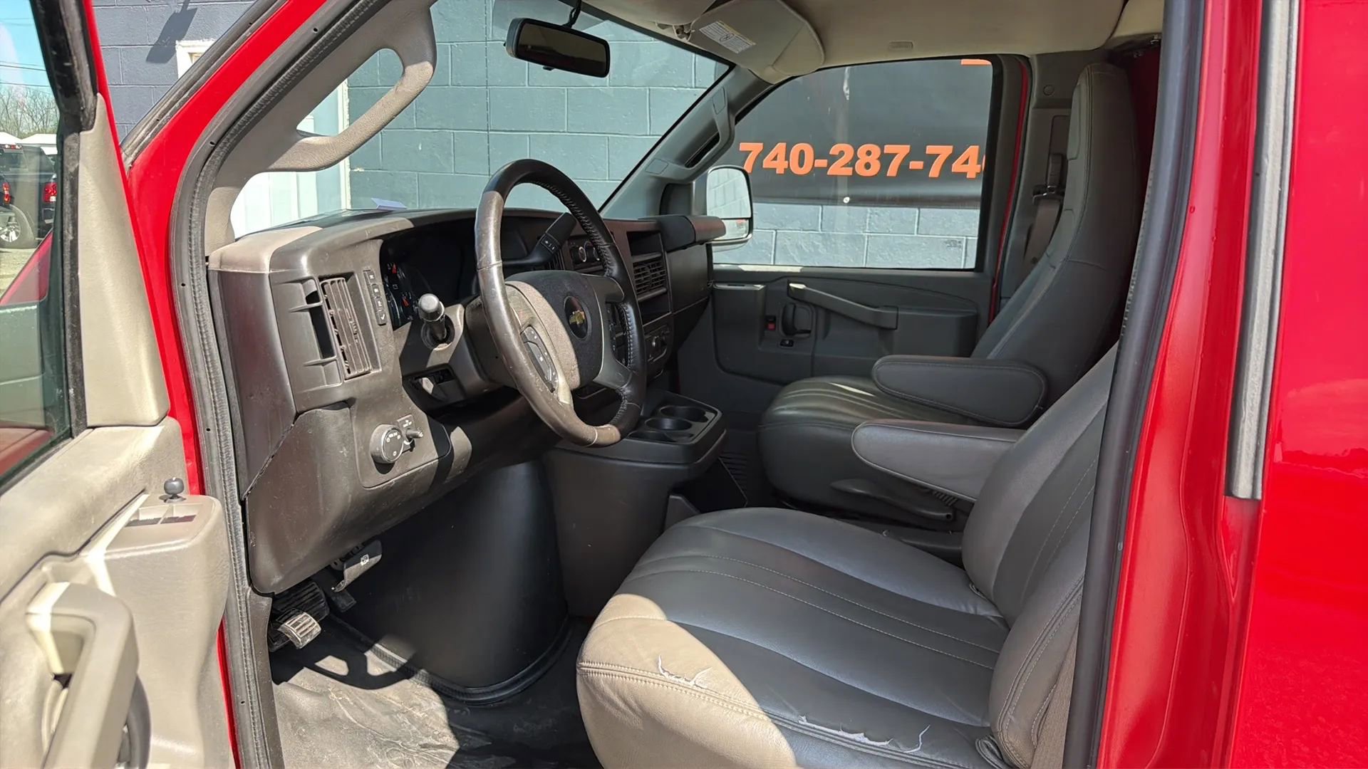 Used 2019 Chevrolet Express 3500 w/ Driver Convenience Package image 17