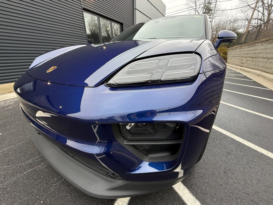 New 2025 Porsche Macan 4S Electric image 13