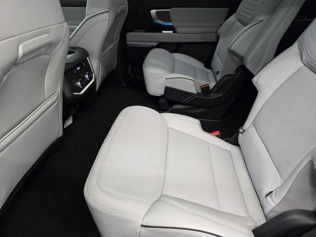 New 2026 Ford Expedition Platinum image 28