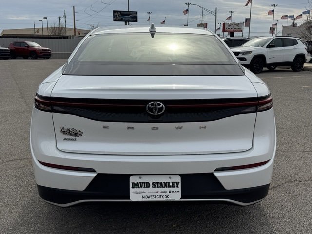 Used 2023 Toyota Crown XLE image 5