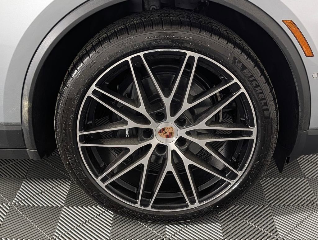 New 2026 Porsche Macan 4 Electric image 14