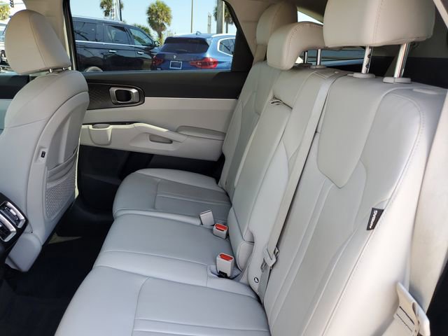 Used 2025 Kia Sorento S w/ Panoramic Sunroof Package image 12