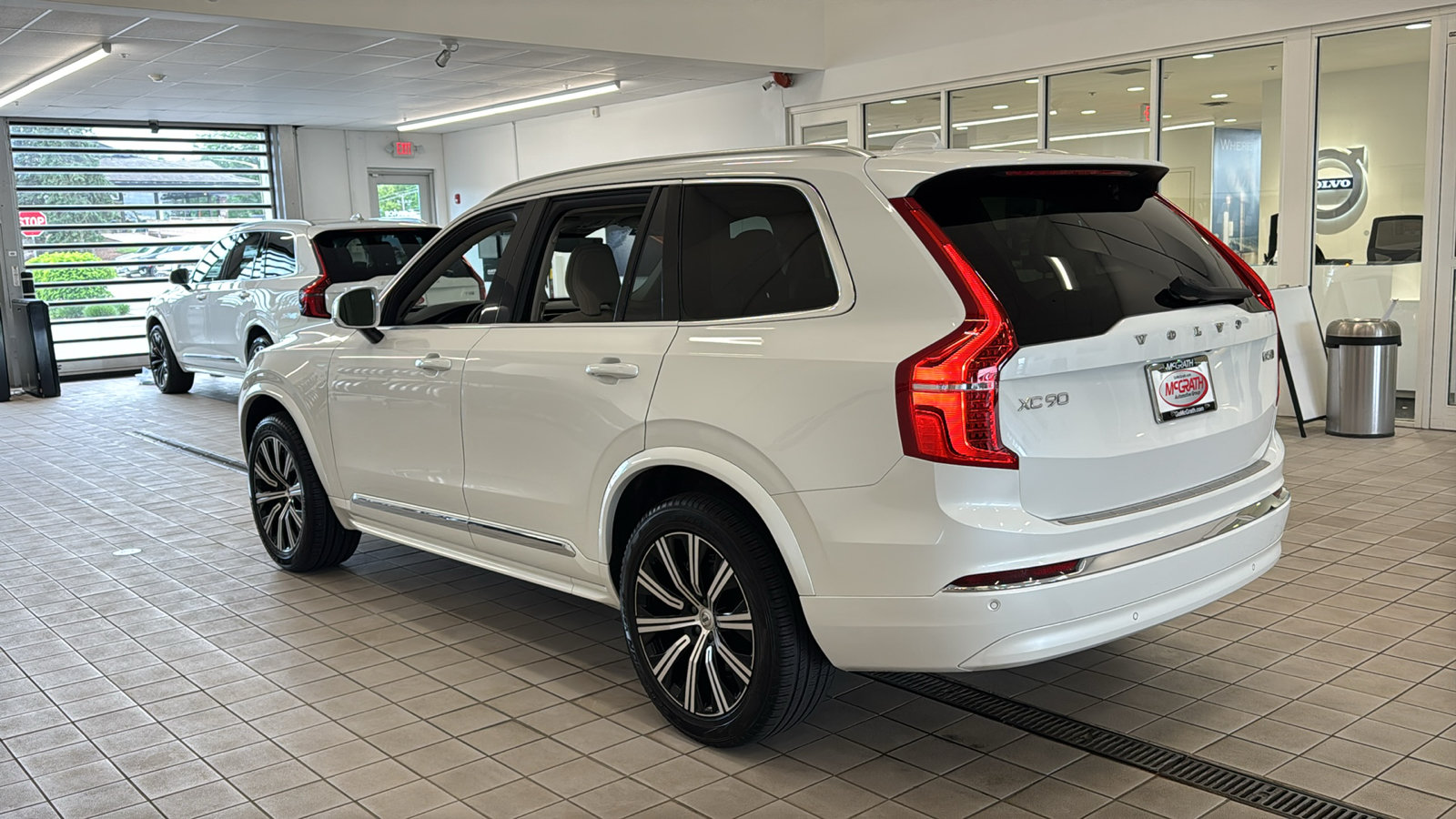 Used 2024 Volvo XC90 B5 Core w/ Protection Package Premier AWD/4WD image 7